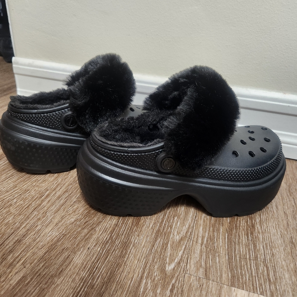 Crocs Stomp Clog Faux Fur Lined - Picture 3 of 3